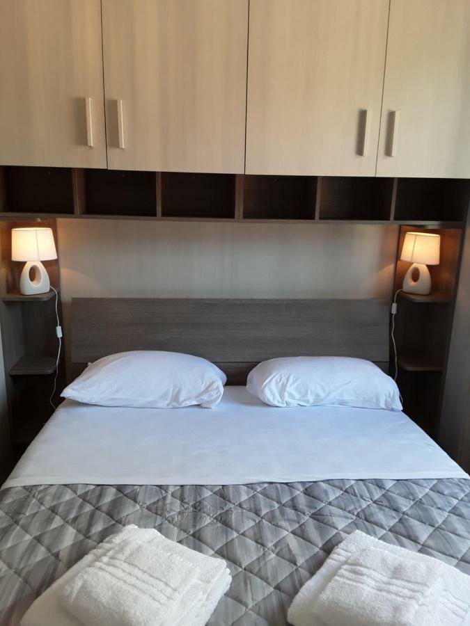 Bilocale Centro Biella Apartman Kültér fotó