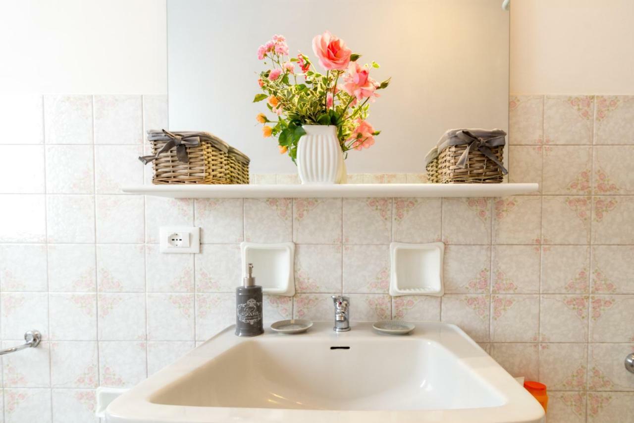 Bilocale Centro Biella Apartman Kültér fotó