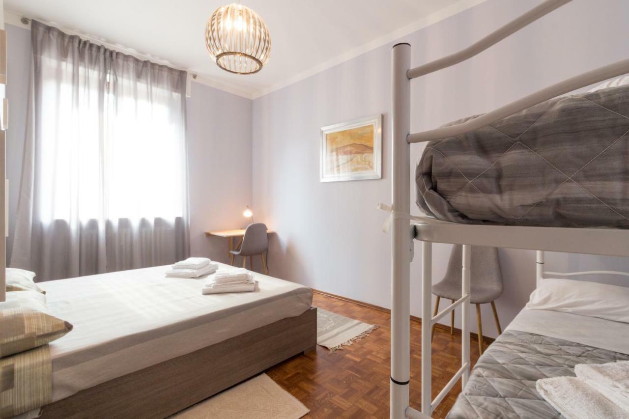 Bilocale Centro Biella Apartman Kültér fotó