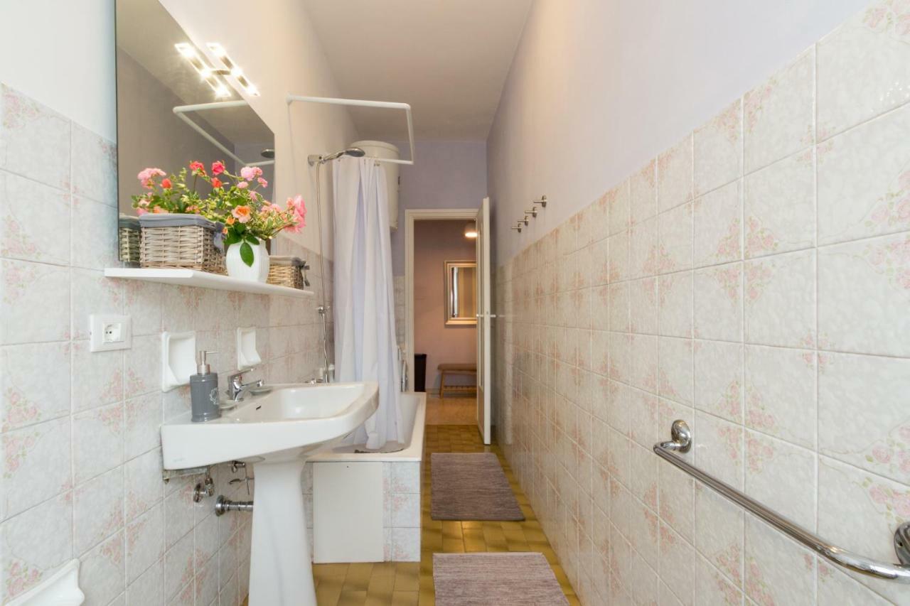 Bilocale Centro Biella Apartman Kültér fotó
